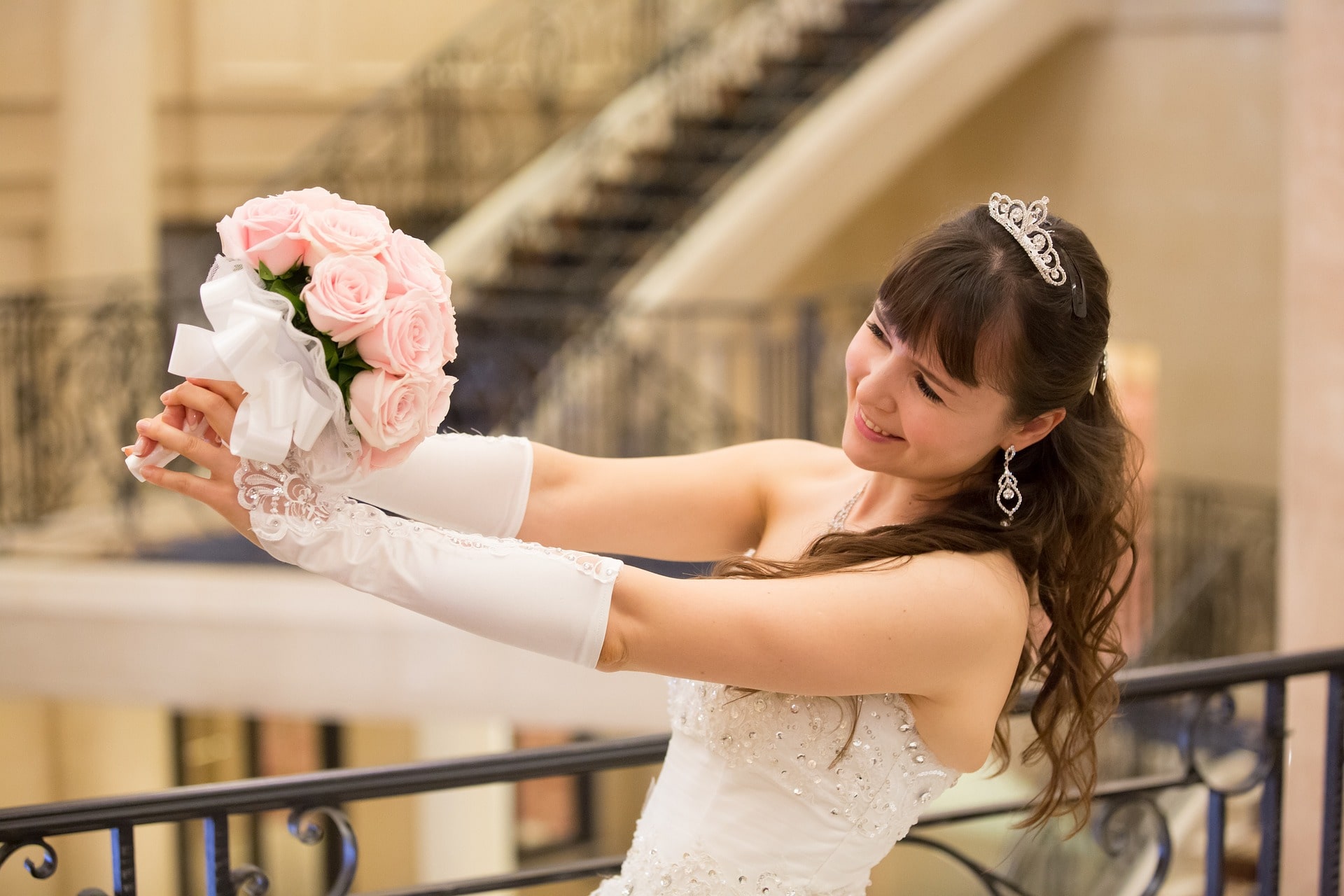 Korunka pro nevěstu – šmrncovní doplněk nejen pro princezny